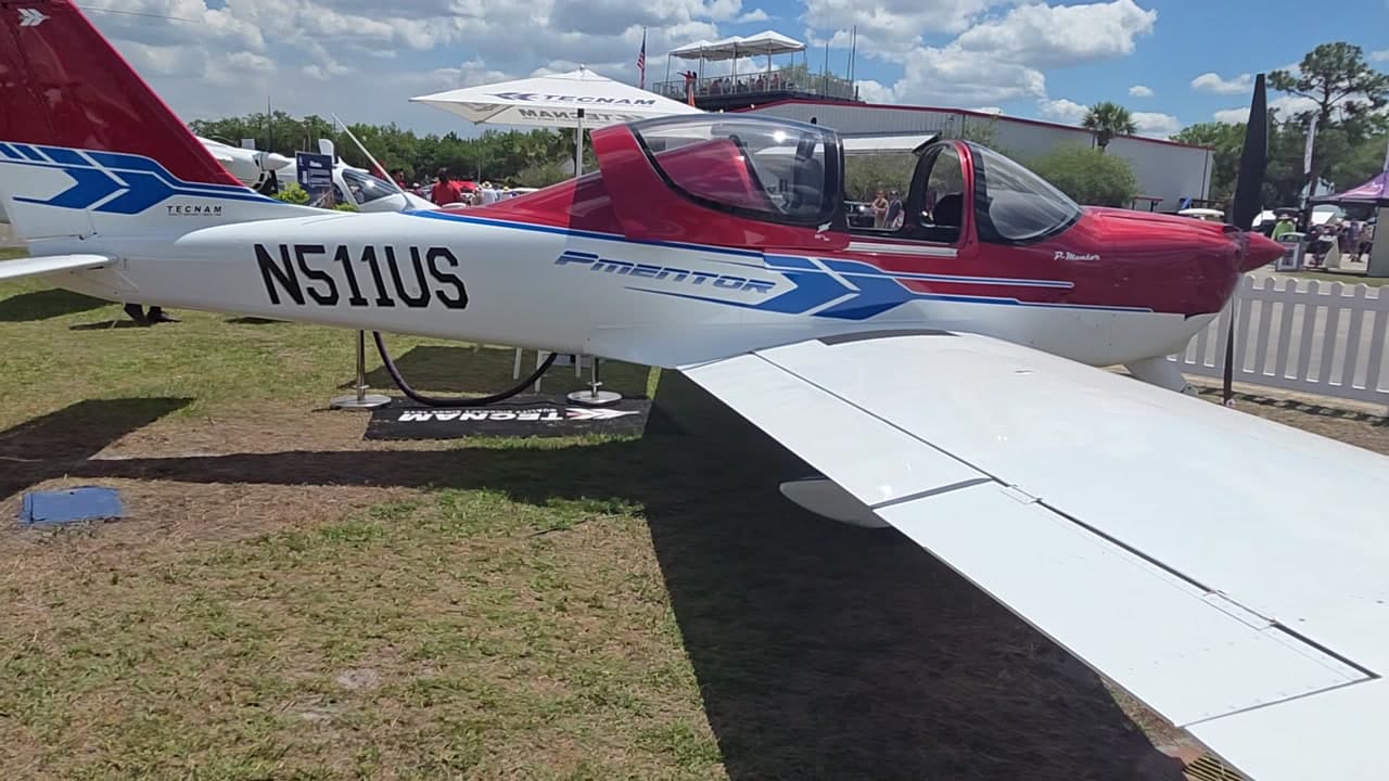 N511US at KLAL
