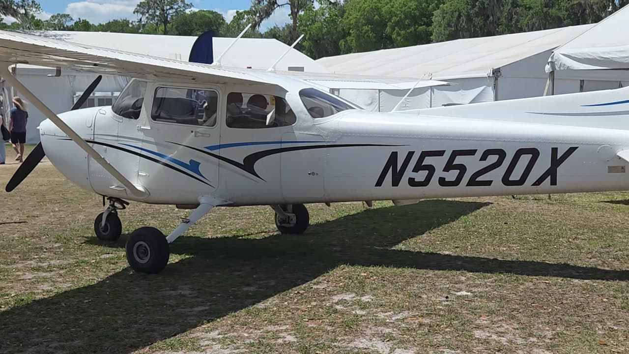 N5520X at KLAL