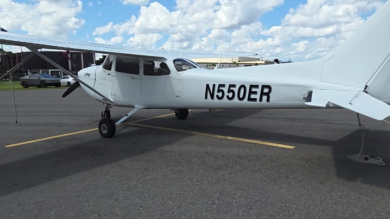 N550ER at KLAL