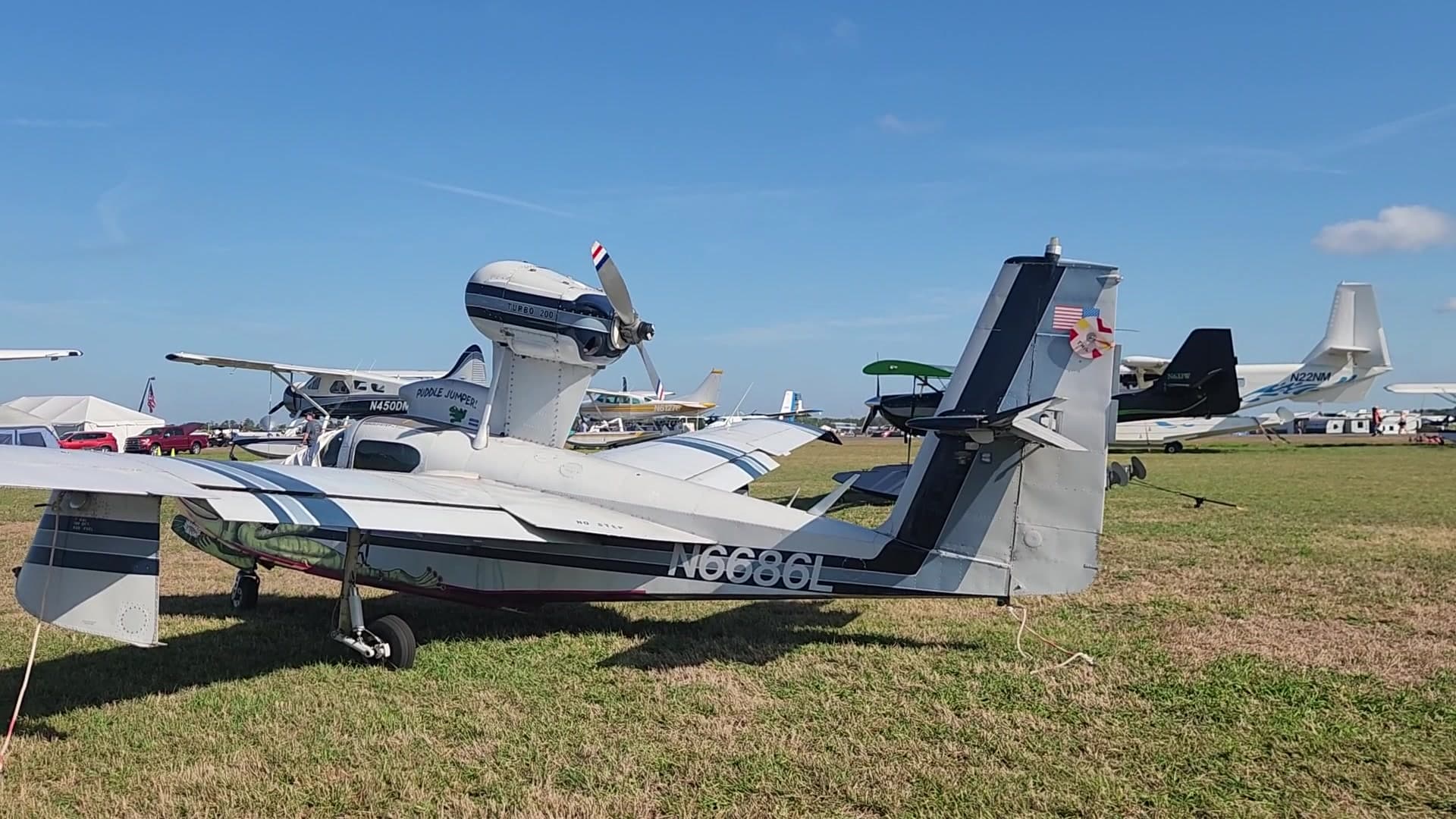 N6686L — Lake LA-4-200 at Lakeland Linder Intl