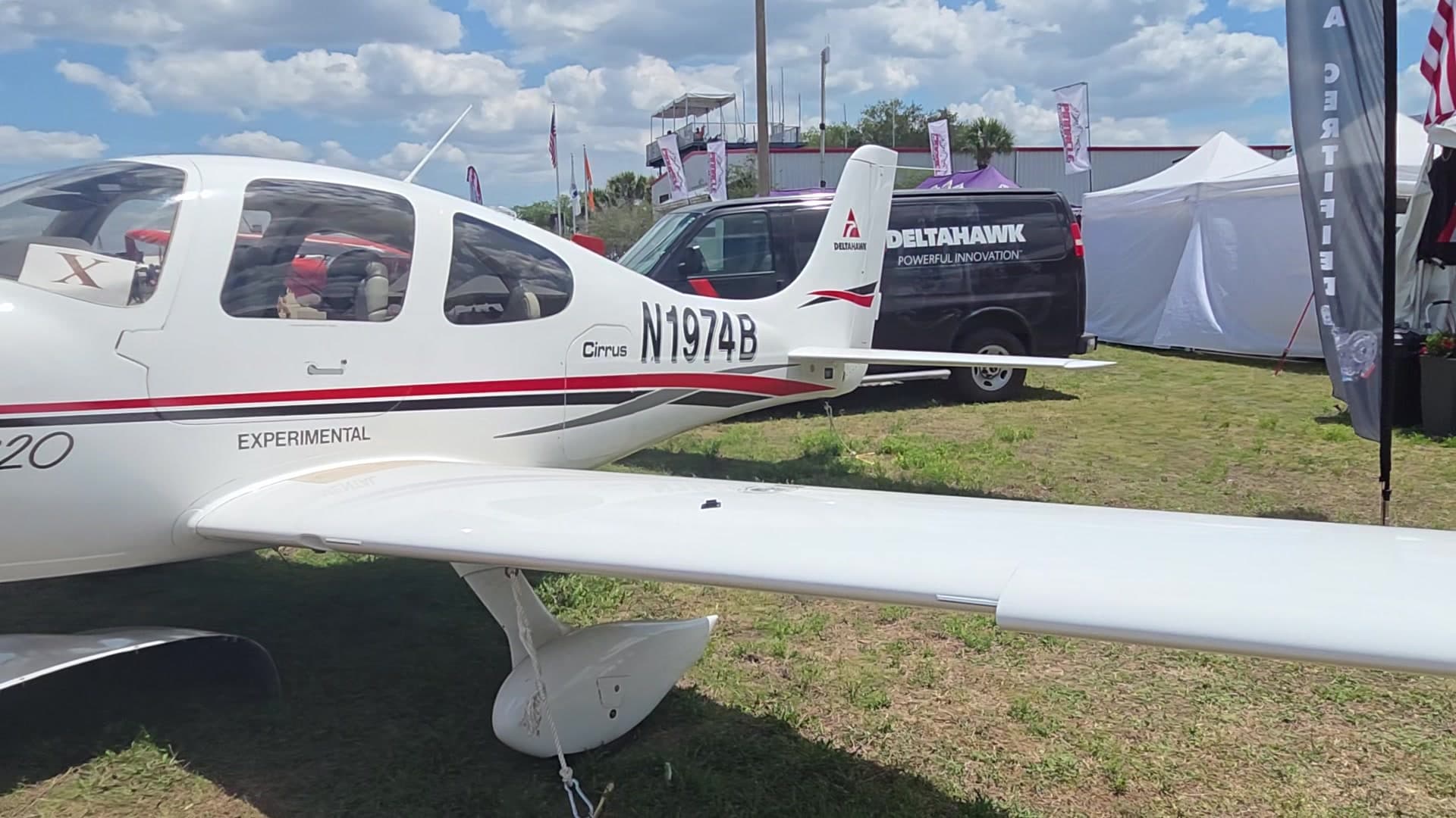 N1974B - Cirrus SR20