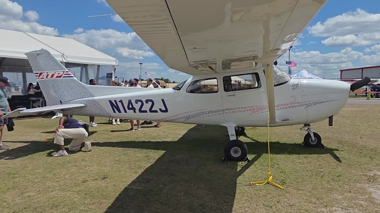N1422J - Cessna 172S at KLAL