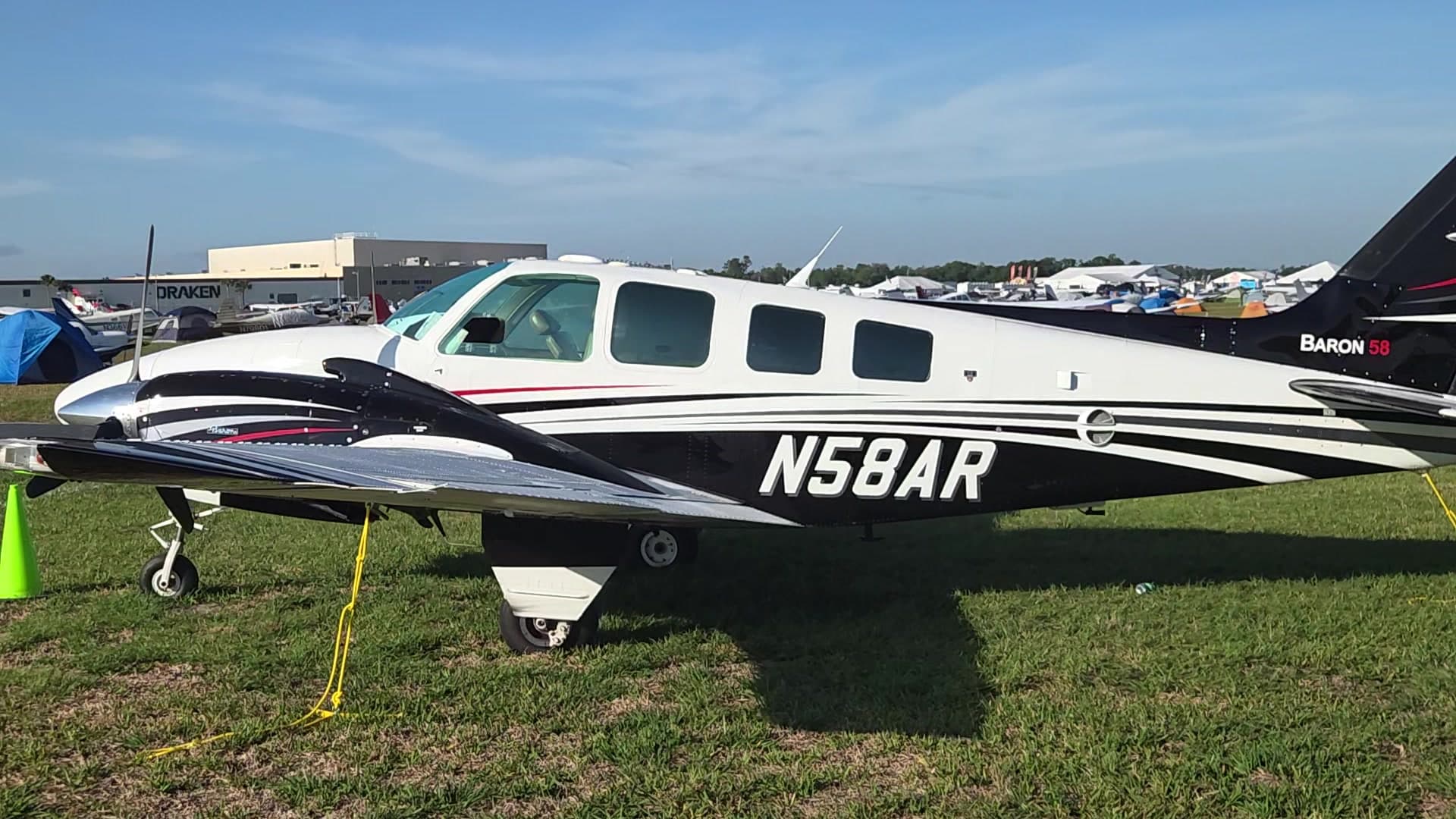 N58AR - Beechcraft 58