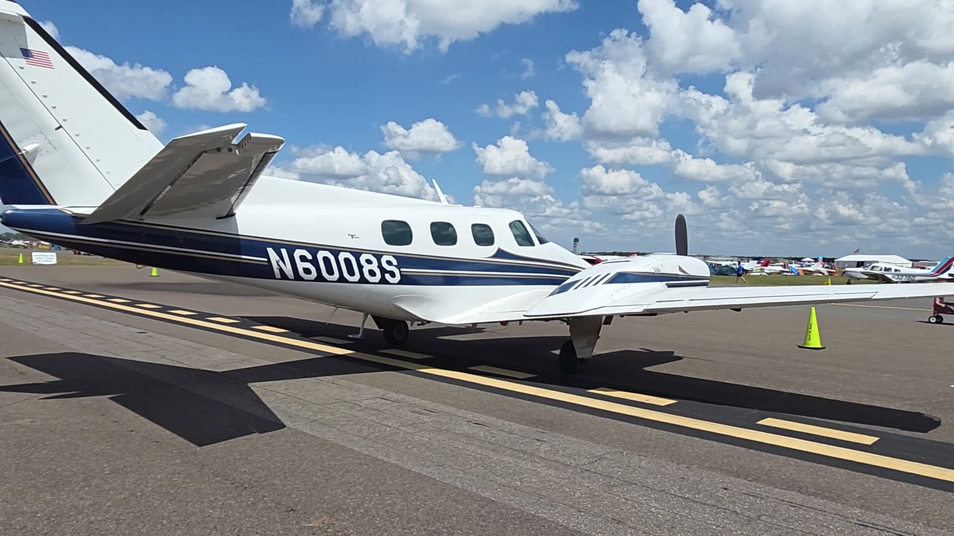 N6008S - Beechcraft King Air C90