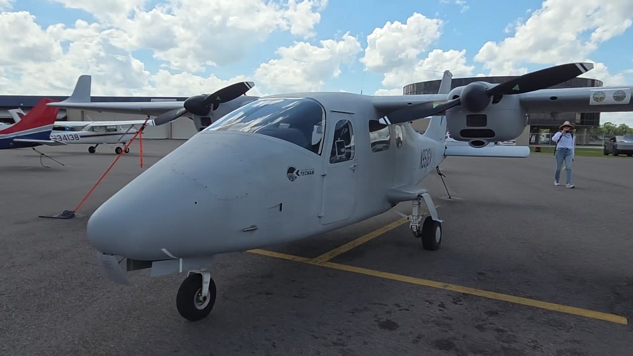 N951GV at KLAL