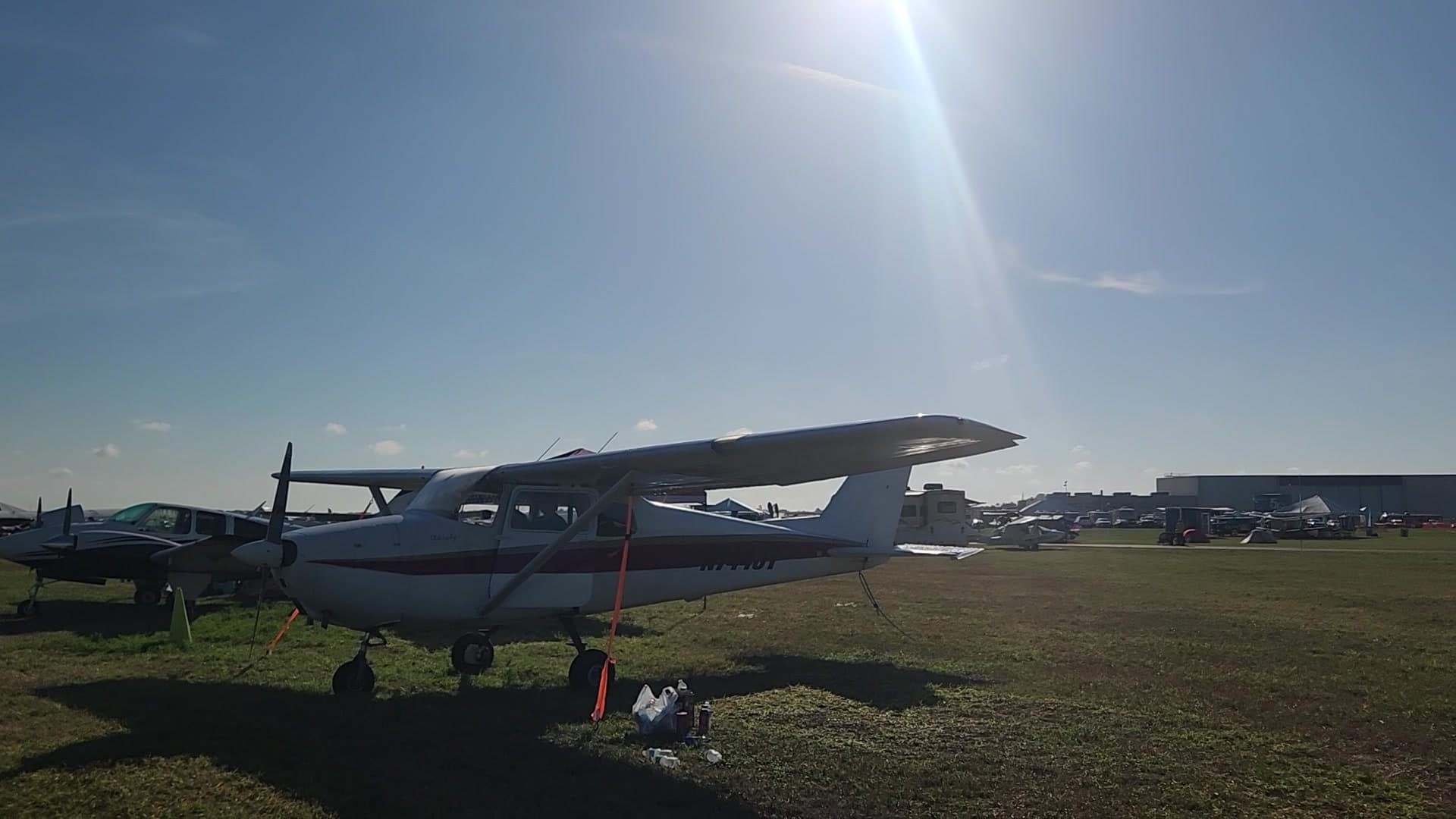 N744UT — Cessna 182 Skylane at Lakeland Linder Intl