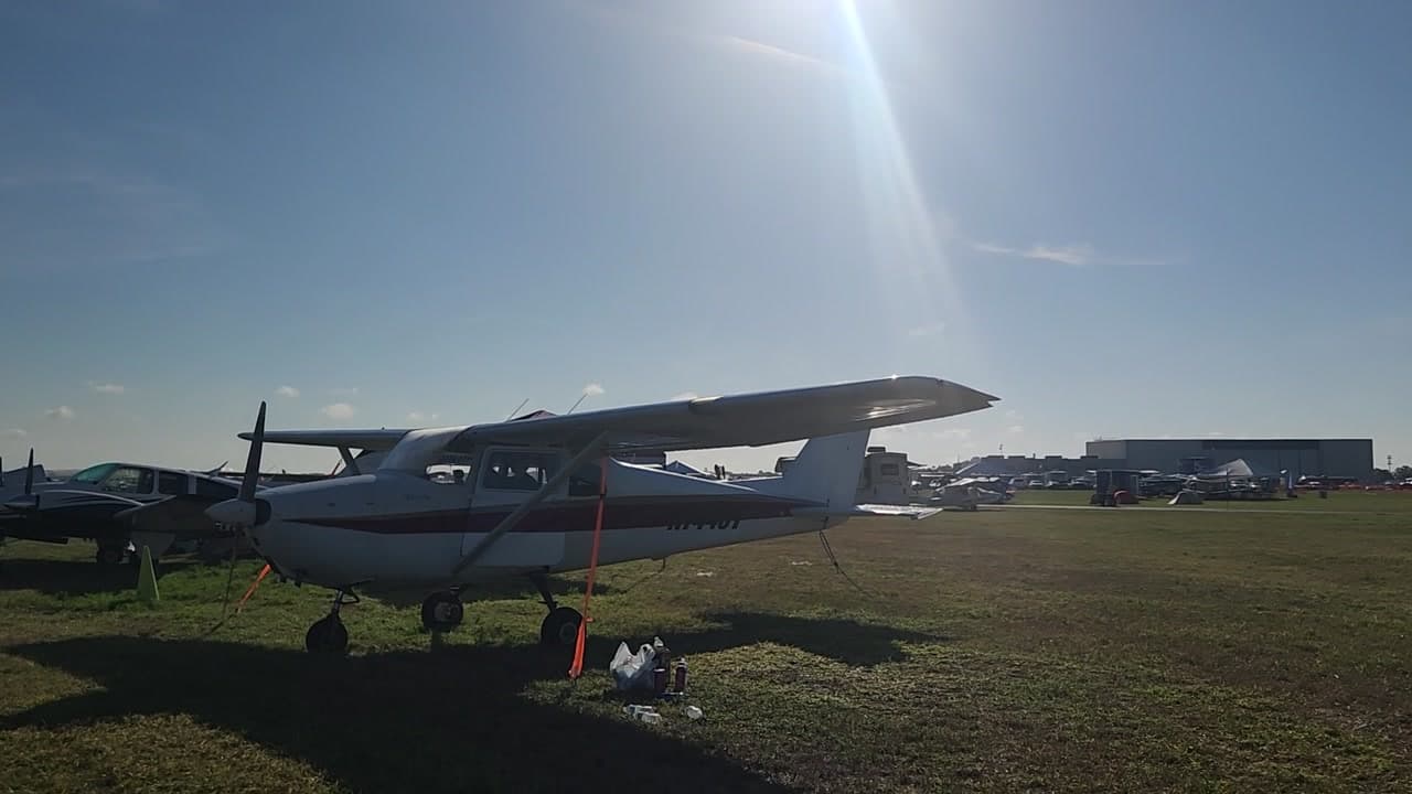 N744UT at KLAL