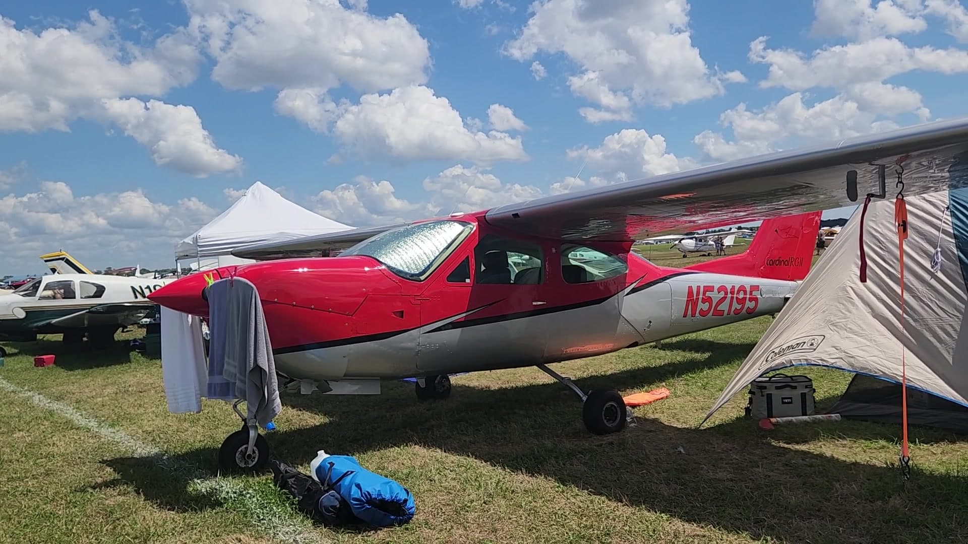 N52195 - Cessna 182/172-class high-wing single