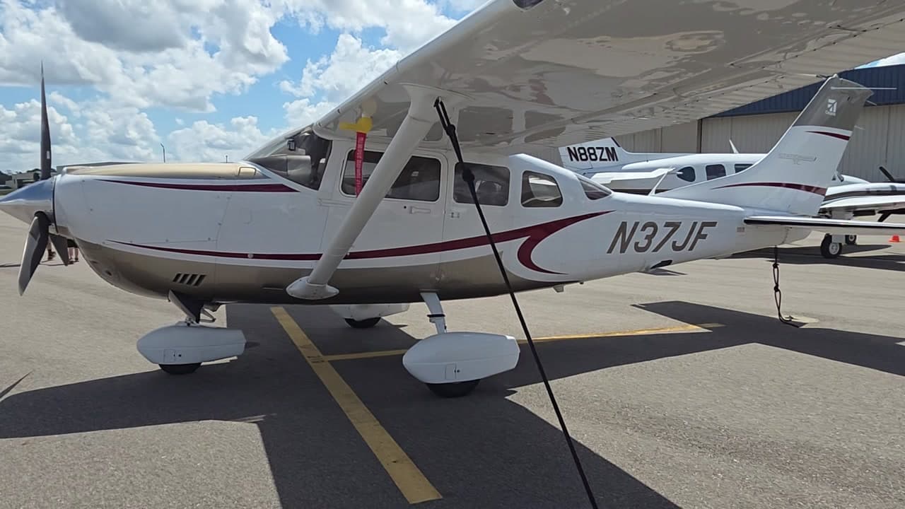 N37JF at KLAL