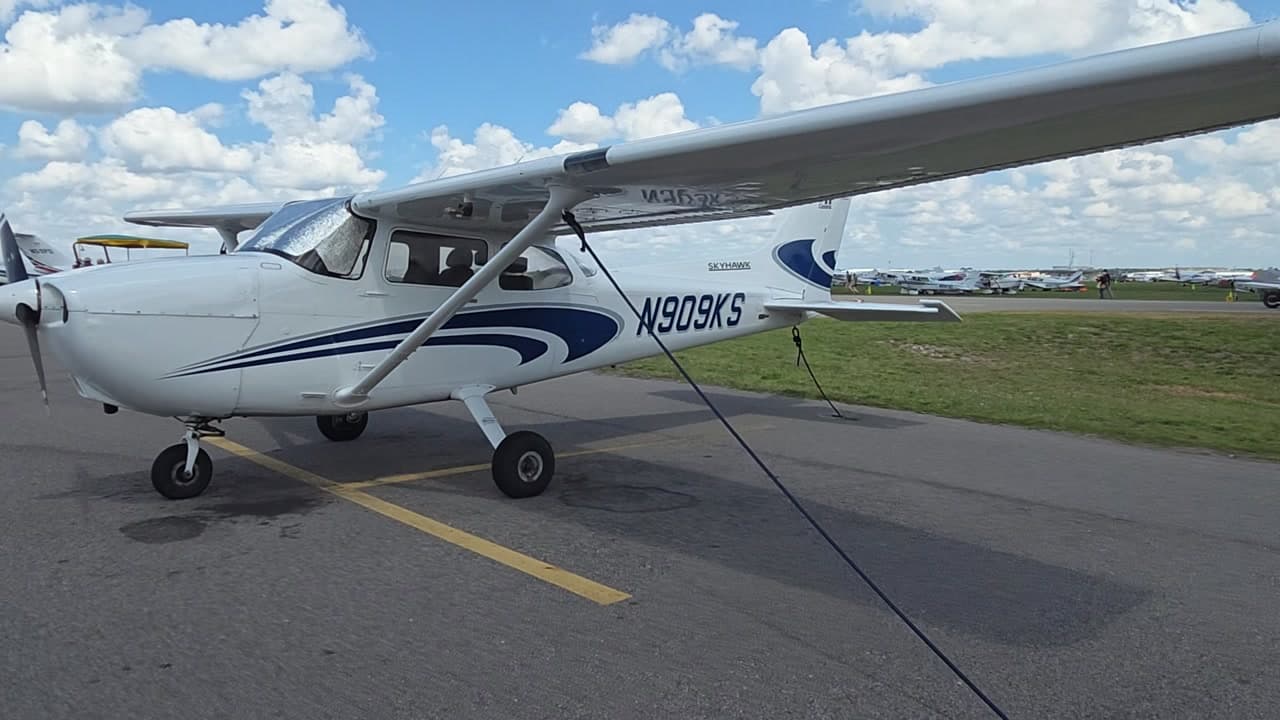 N909KS at KLAL