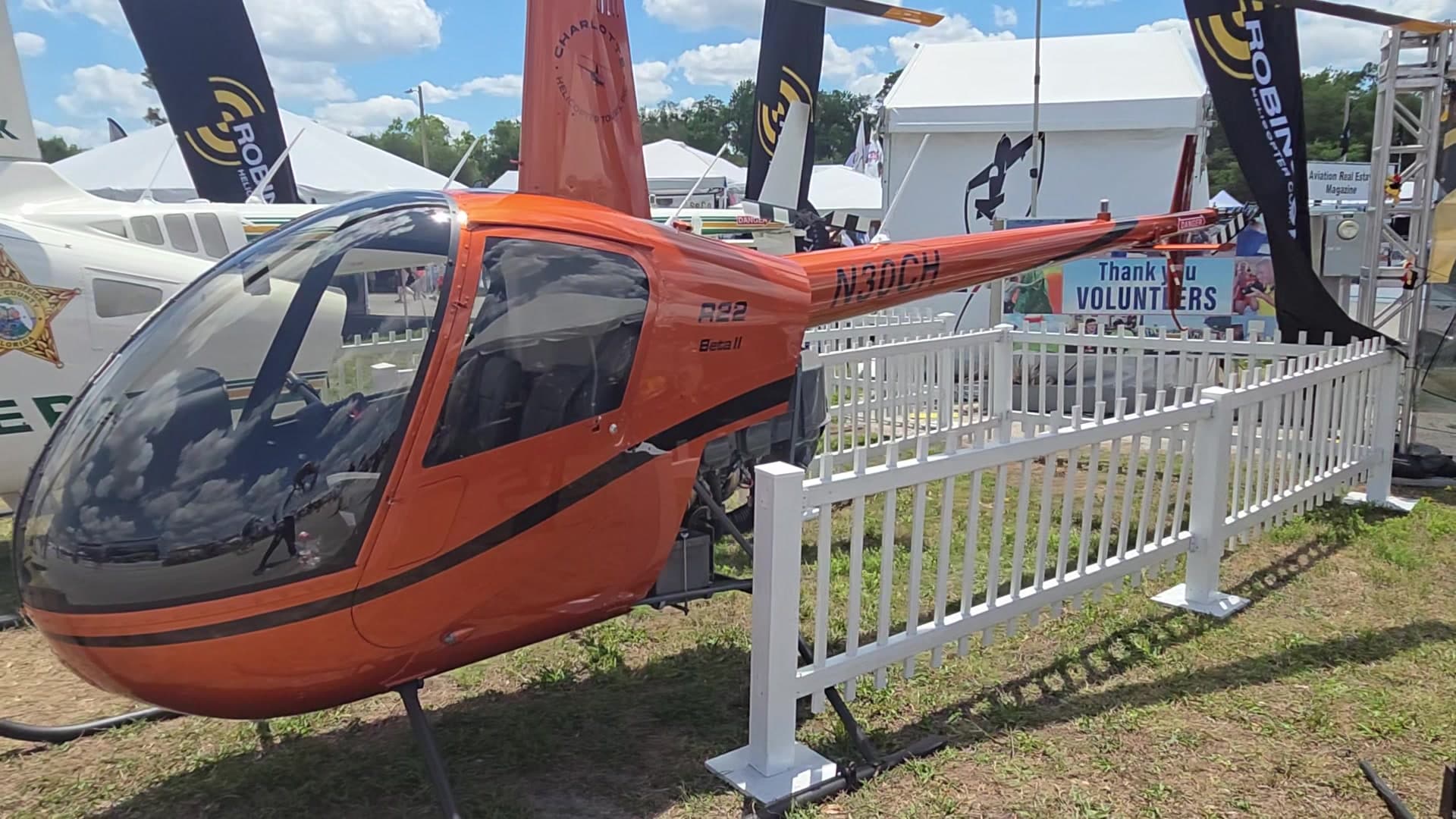 N30CH - Robinson R22 Beta II helicopter