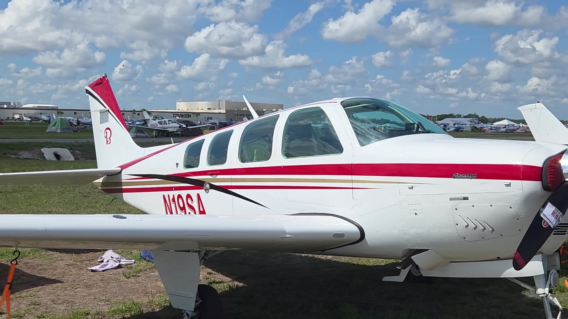 N19SA - Beechcraft A36