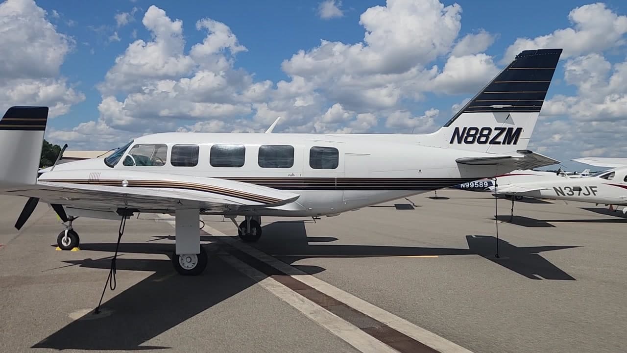 N88ZM at KLAL