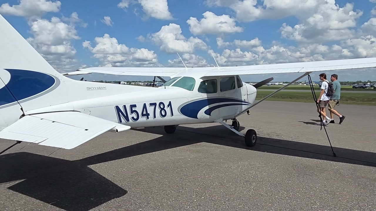 N54781 at KLAL