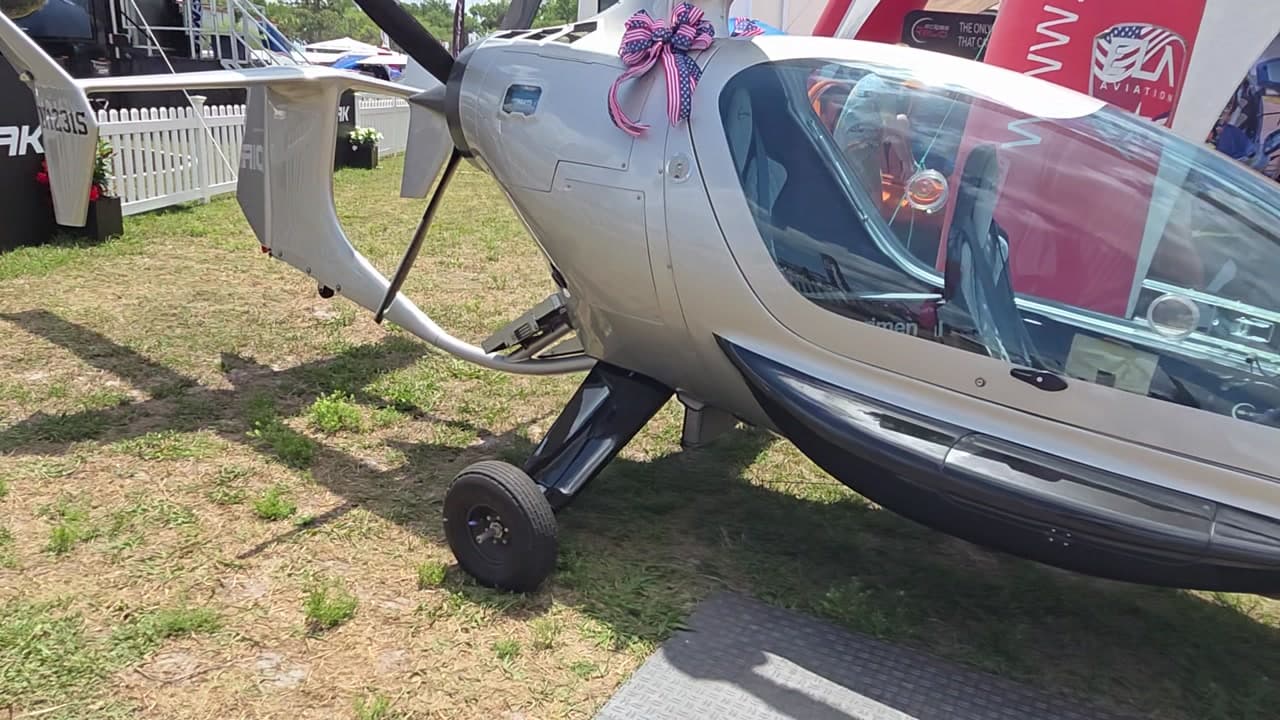N23JS at KLAL