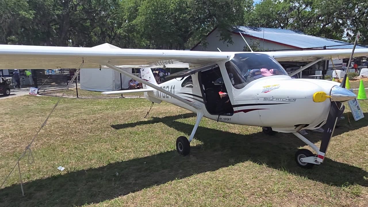 N70241 at KLAL