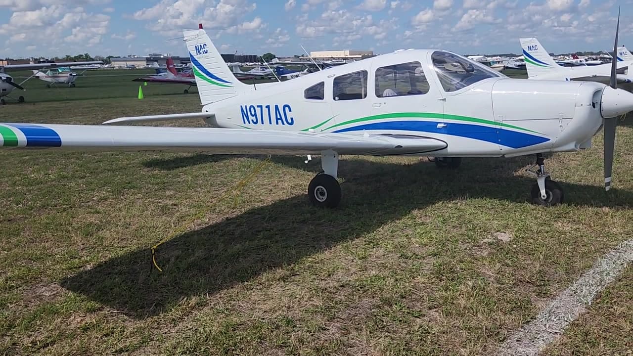 N911AC at KLAL