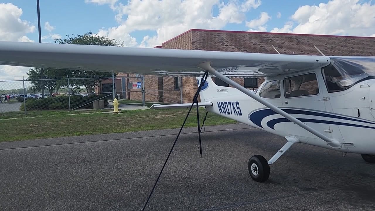 N907XS at KLAL