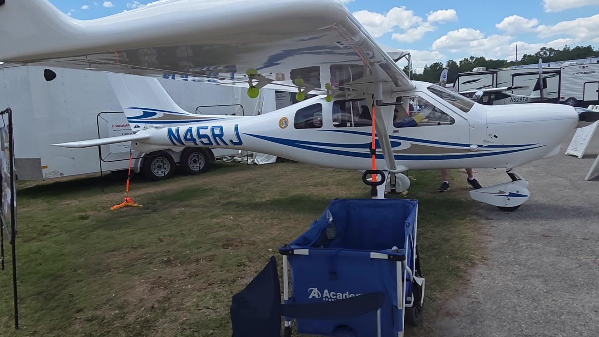 N45RJ - Cessna 182-class high-wing single-engine piston
