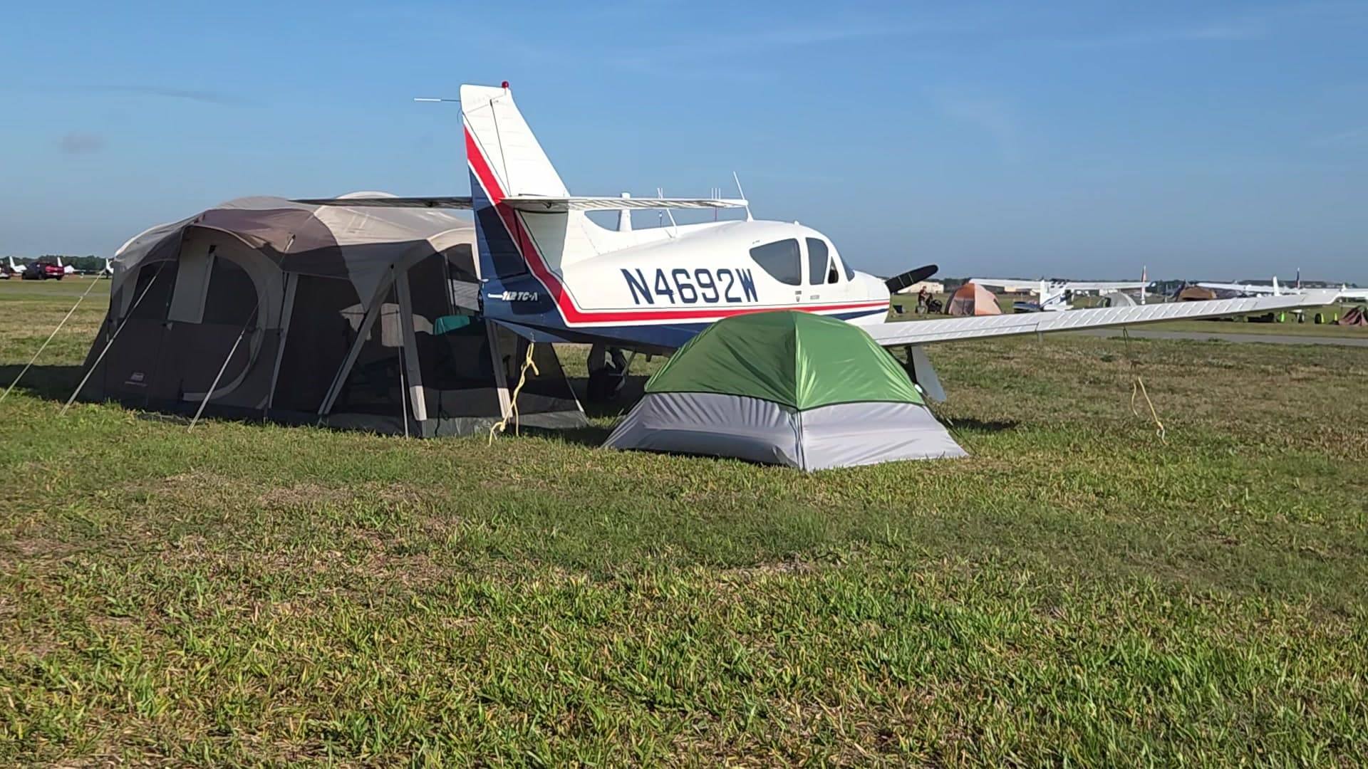 N4692W - Rockwell International 112TCA
