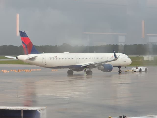 N313DN — Airbus A321-213