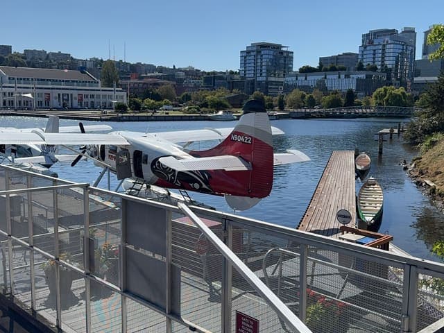 N90422 — De Havilland DHC-3