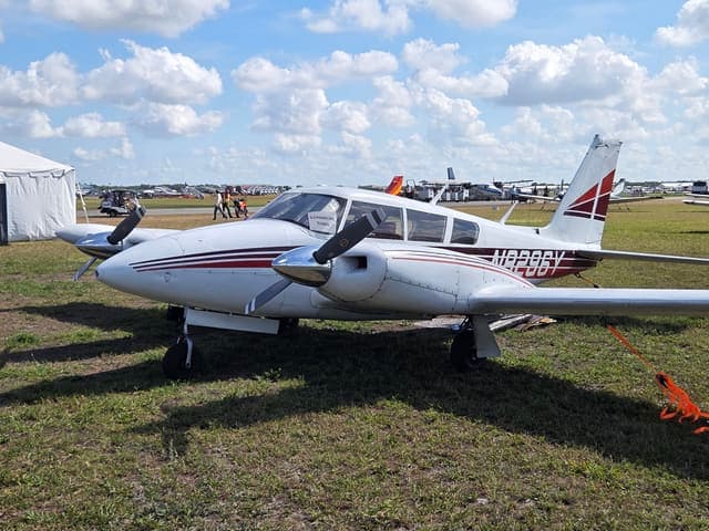 N8296Y — Piper Twin Comanche PA-30