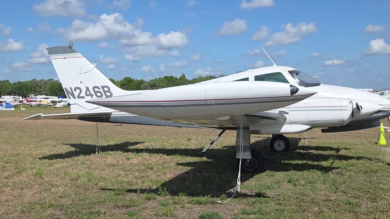 N246B - Cessna 310K at KLAL